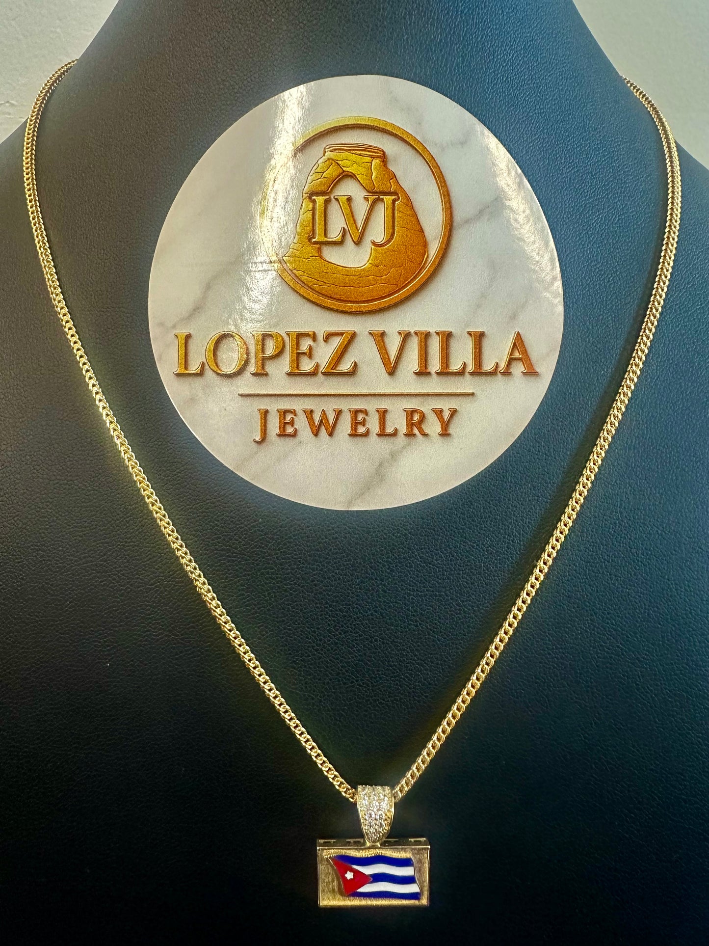 Cadena Franco con dije Bandera Cubana, Oro 10k, 1.8MM, 20"