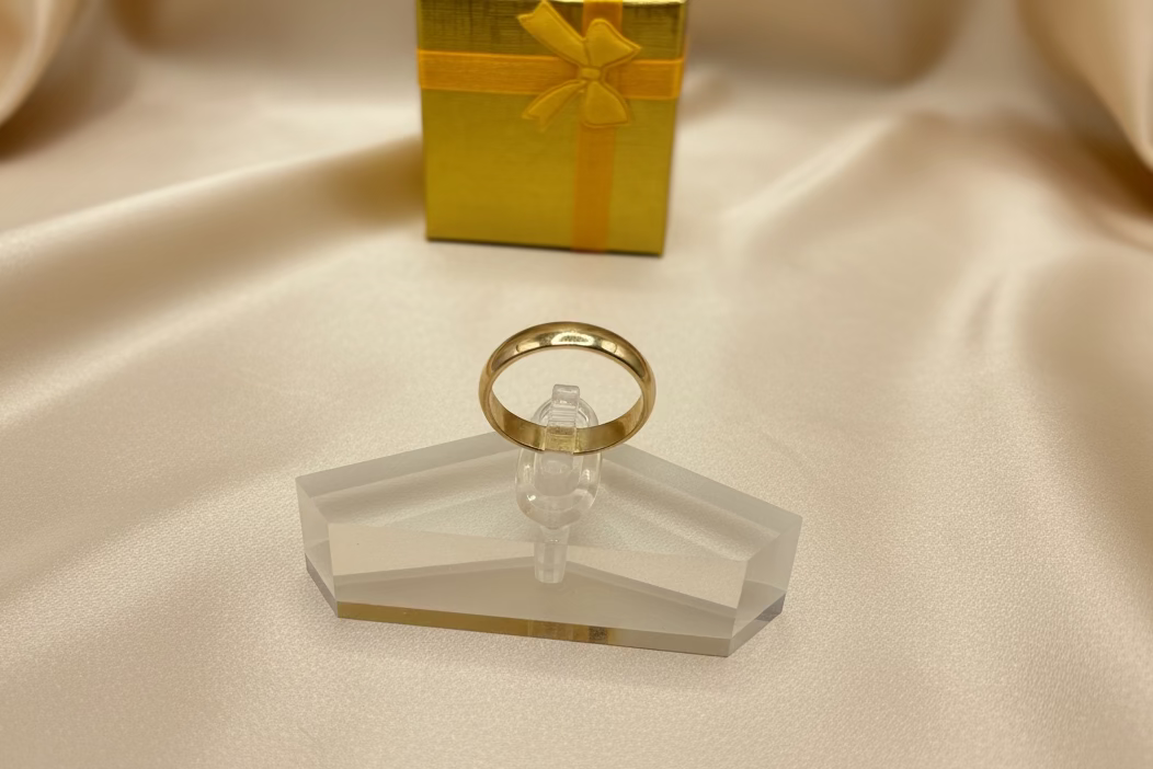 Alianza Solid, Oro 10k, 4mm, Size 7.