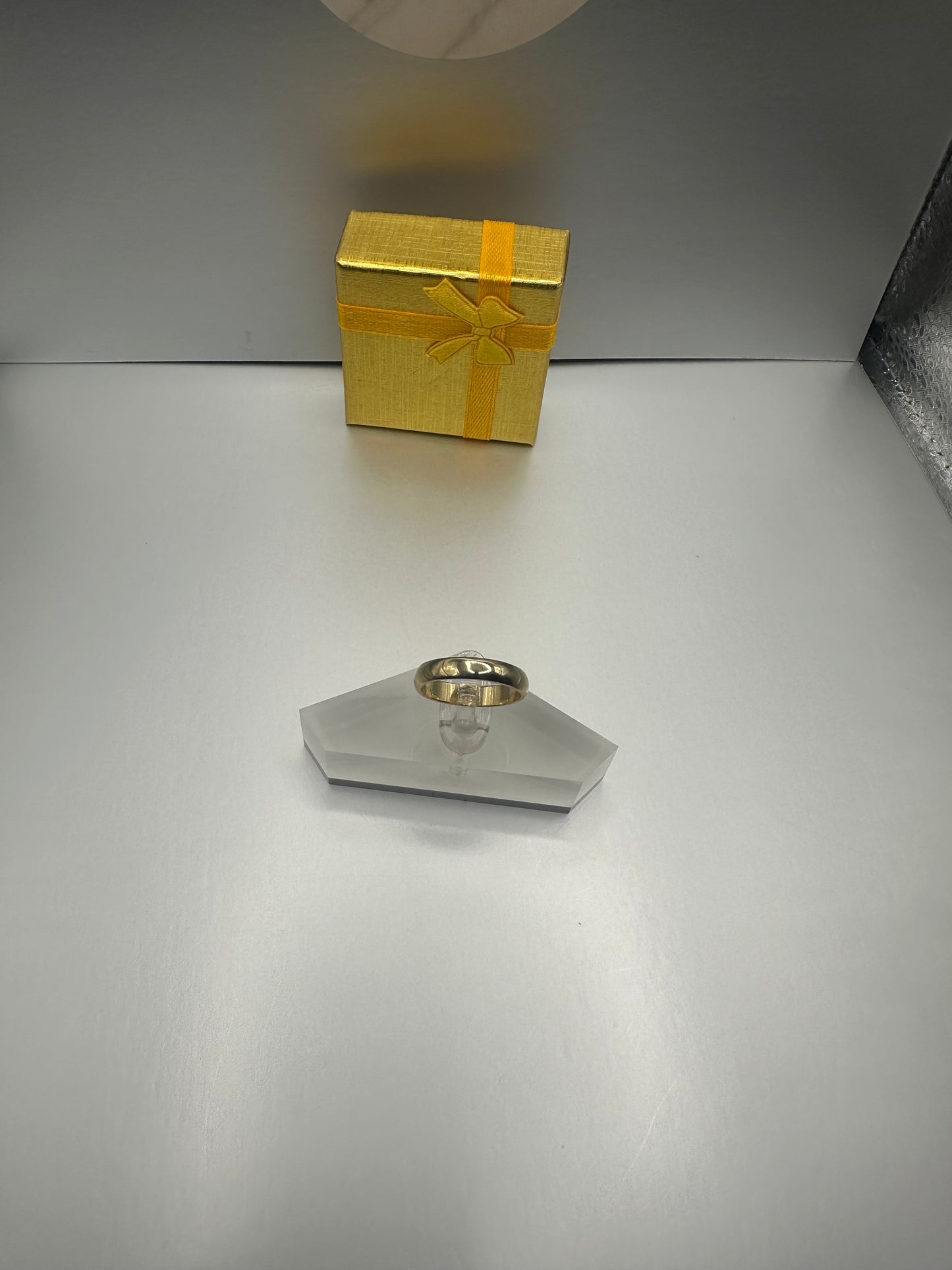 Anillo Alianza Solid, Oro 10k, 4mm, Size 7.