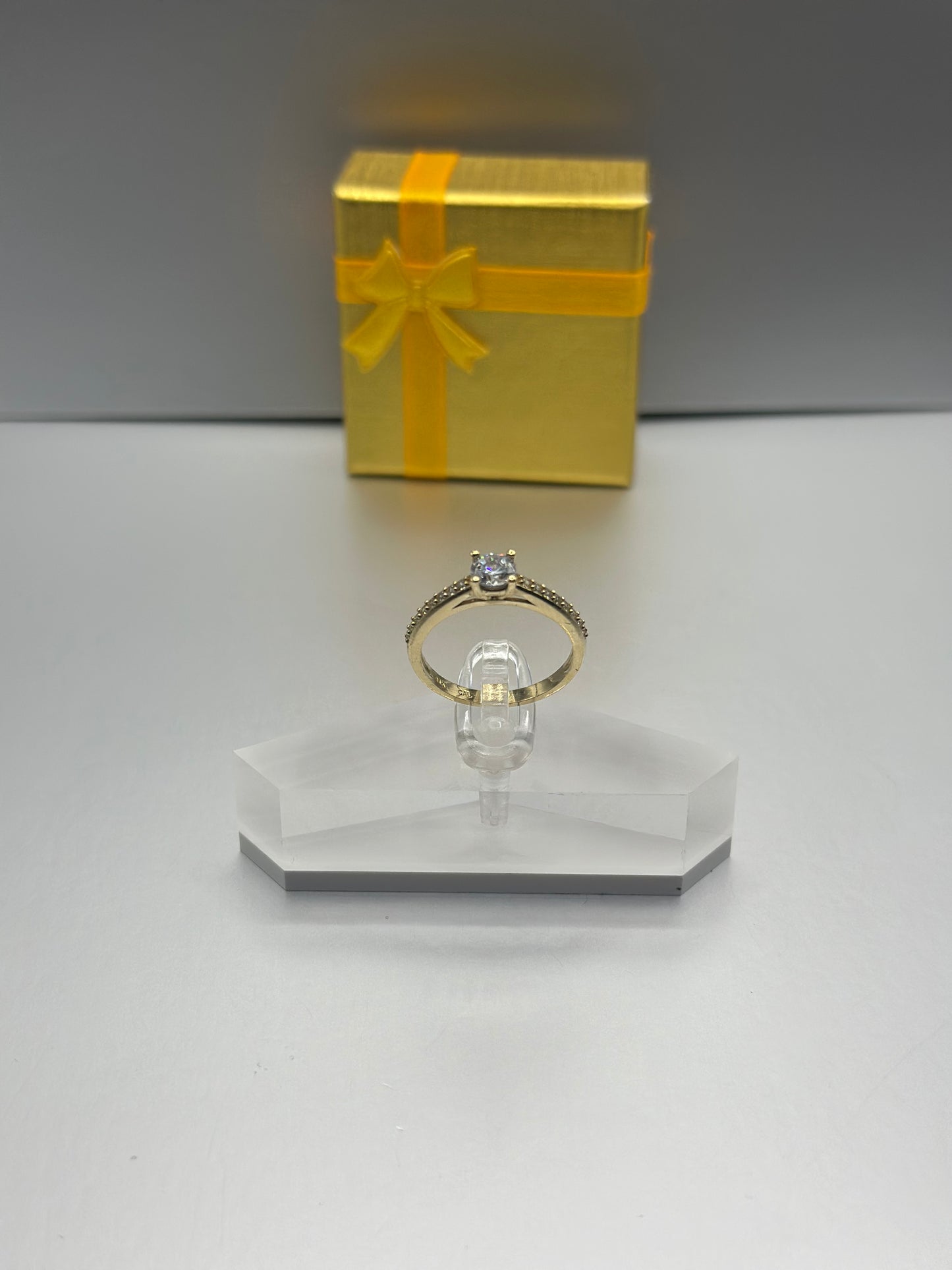 Anillo Mujer Solitario, Oro 10k, Size 7