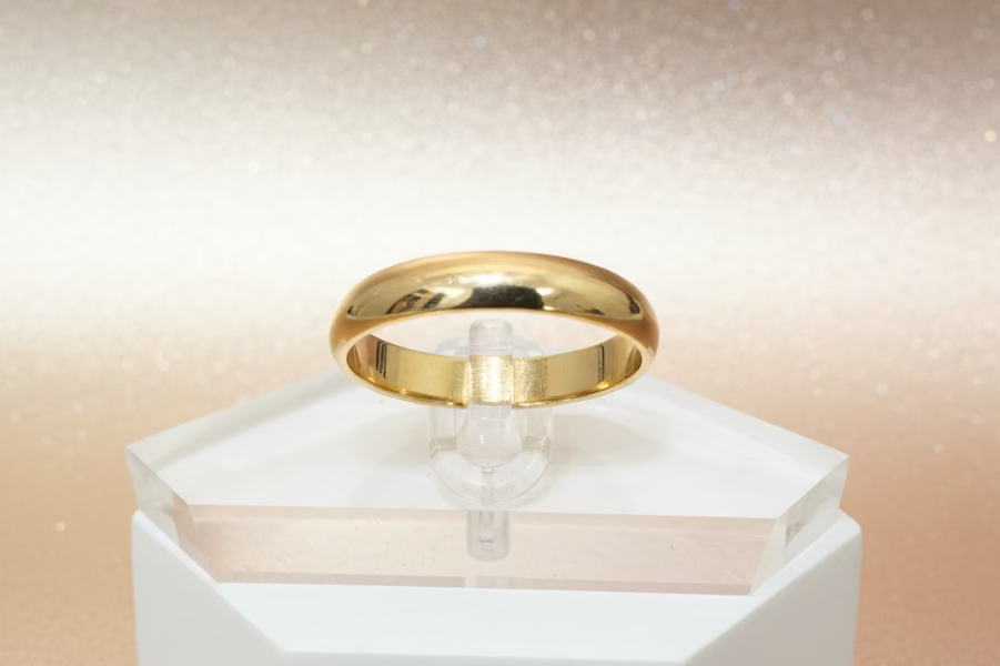 Alianza Sólida, Oro 10k, 4MM, Talla 11