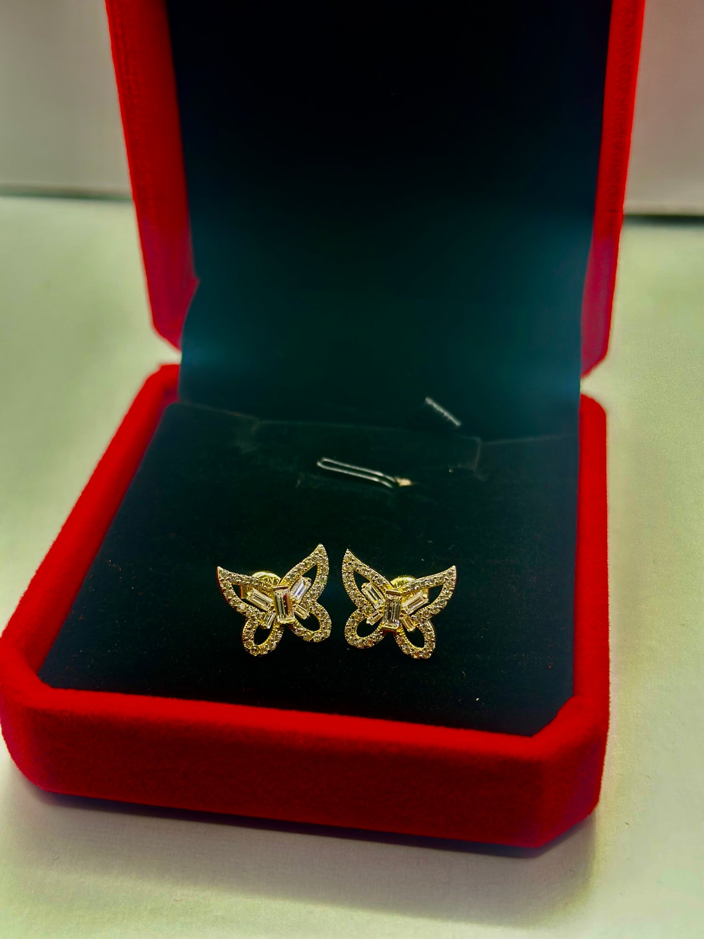 Aretes de Mariposa (Butterfly Earrings)
10k