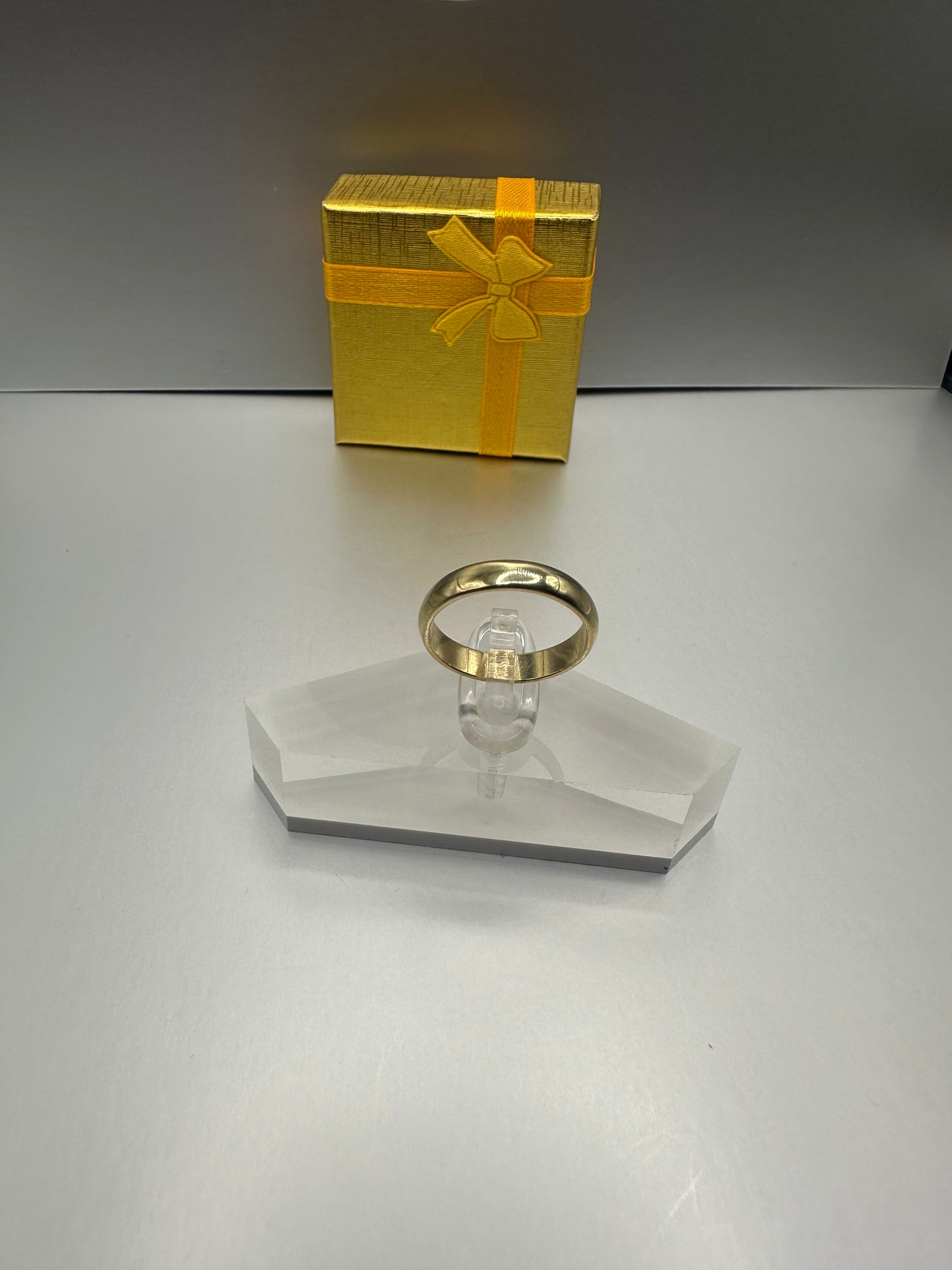 Anillo Alianza Solid, Oro 10k, 4mm, Size 7.