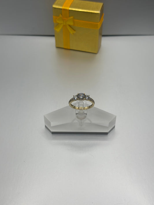 Anillo Solitario de 3 Piedras, Oro 10k, Size 7