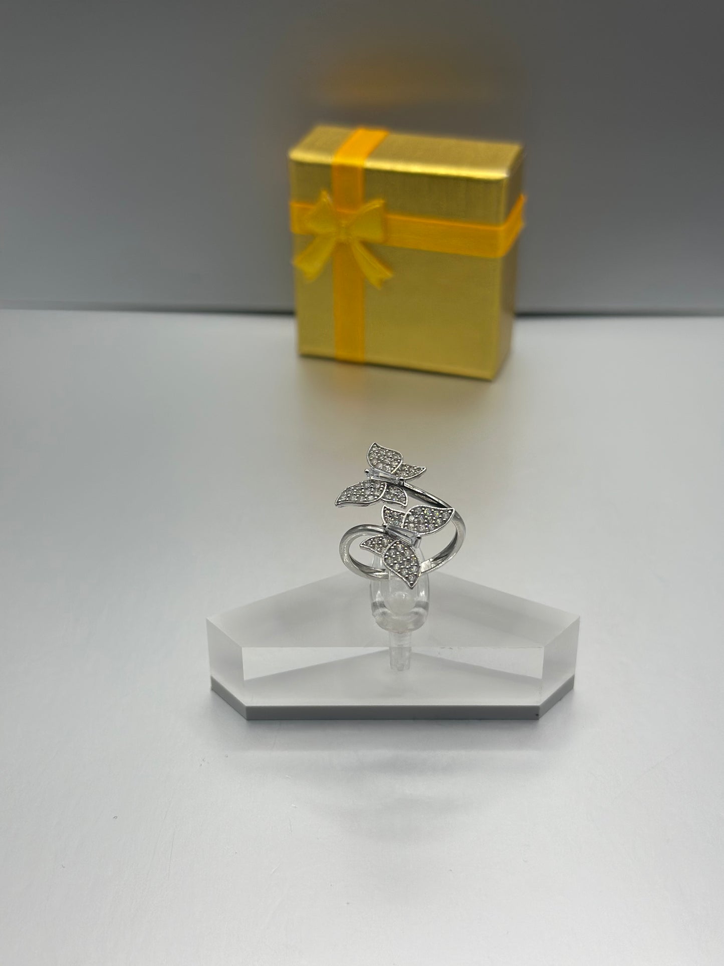 Anillo de Chica Oro blanco 10k, Size 7