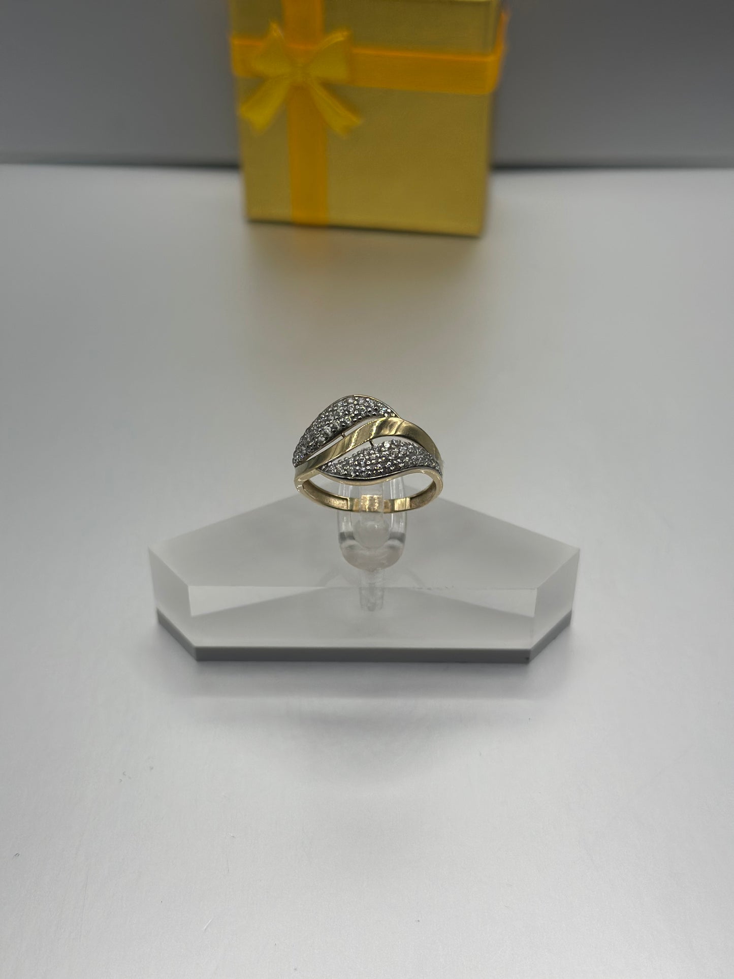 Anillo de mujer Oro 14k, Size 7.5