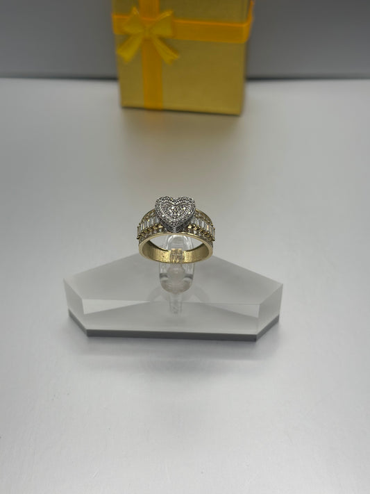 Anillo de Corazón Chiquito, Oro 10k, Size 7