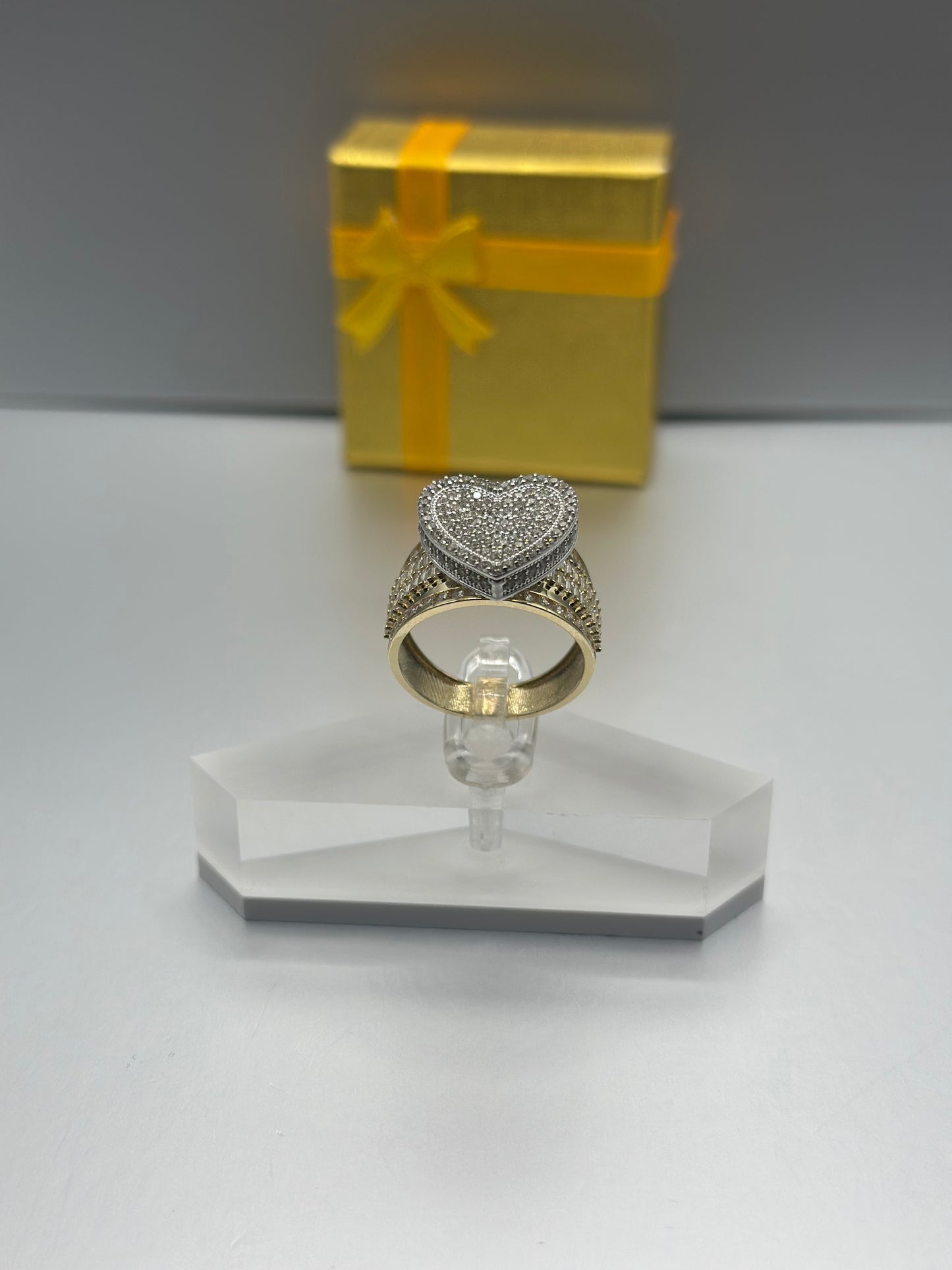 Anillo de Corazón de piedra Oro 10k,  Size 8
