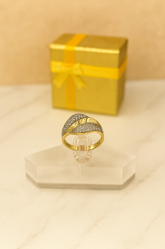 Anillo de mujer Oro 14k, Size 7.5