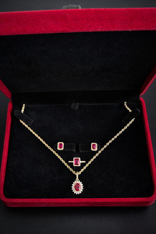 Set #2 Piedras Rojas. Cadena Torcida, Oro 14k, 2MM, 18". Dije y Anillo Oro 10k, Talla 7