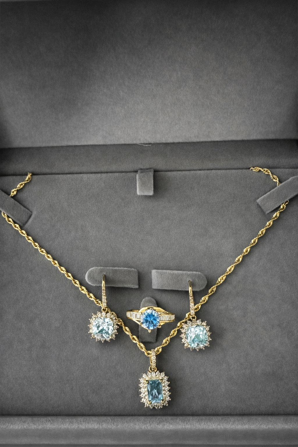 Set #6 Aretes, Anillo, Dije en oro 10k, Cadena Oro 14k