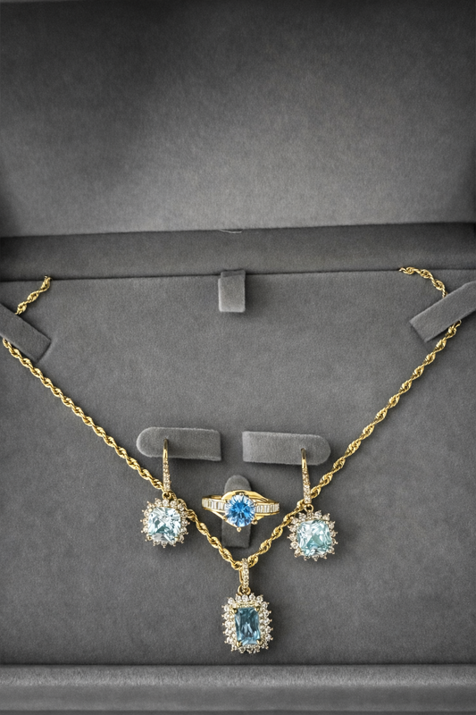 Set #6 Aretes, Anillo, Dije en oro 10k, Cadena Oro 14k