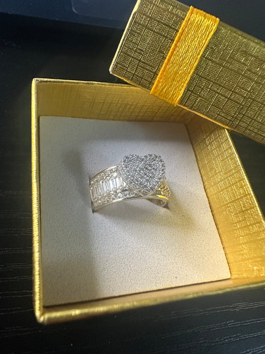 Anillo de Corazón Chiquito, Oro 10k, Size 7